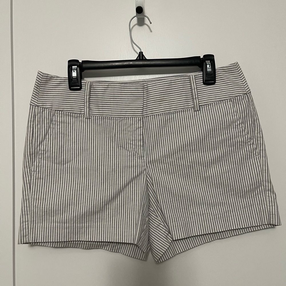 Ann Taylor Gray and White Bermuda Shorts Seersucker Style